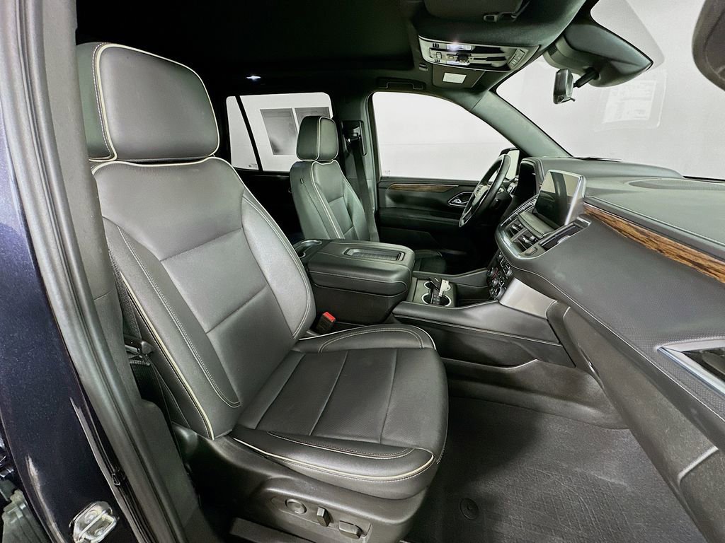 Used 2024 Chevrolet Tahoe Premier AWD/4WD image 40