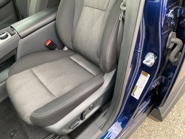 Used 2025 Nissan Rogue SV AWD/4WD image 17