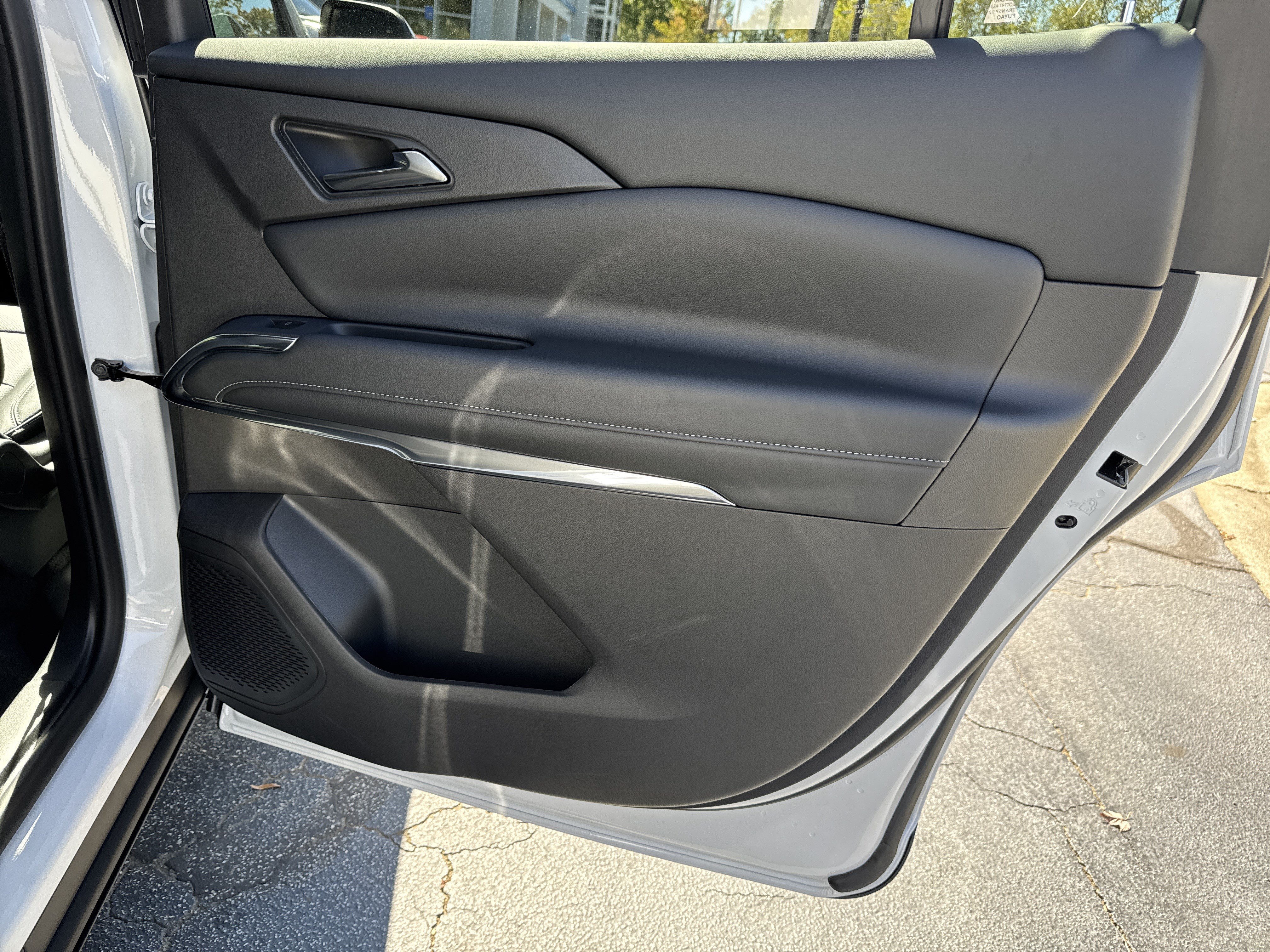 New 2027 Chevrolet Traverse LT w/ LPO, Floor Liner Package FWD image 17