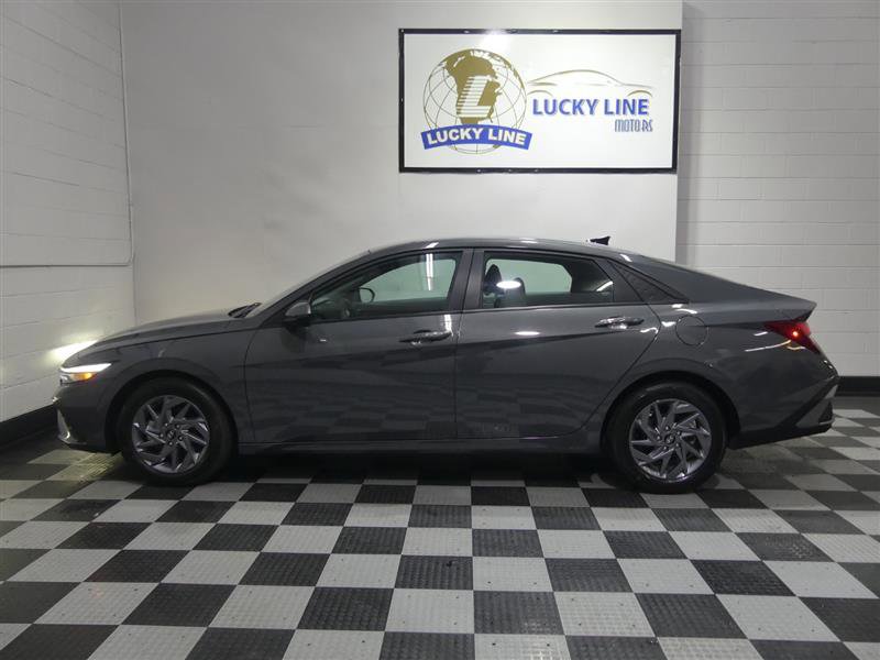 Used 2024 Hyundai Elantra SEL FWD image 7