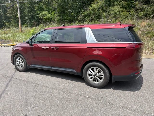Used 2023 Kia Carnival LX FWD image 5