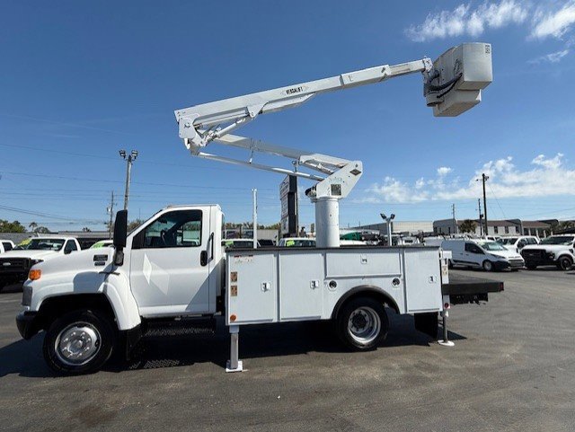 Used 2006 GMC TopKick C4500 2WD Regular Cab image 9