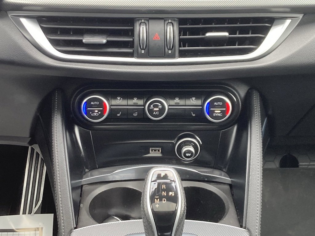 Used 2022 Alfa Romeo Stelvio Veloce image 18