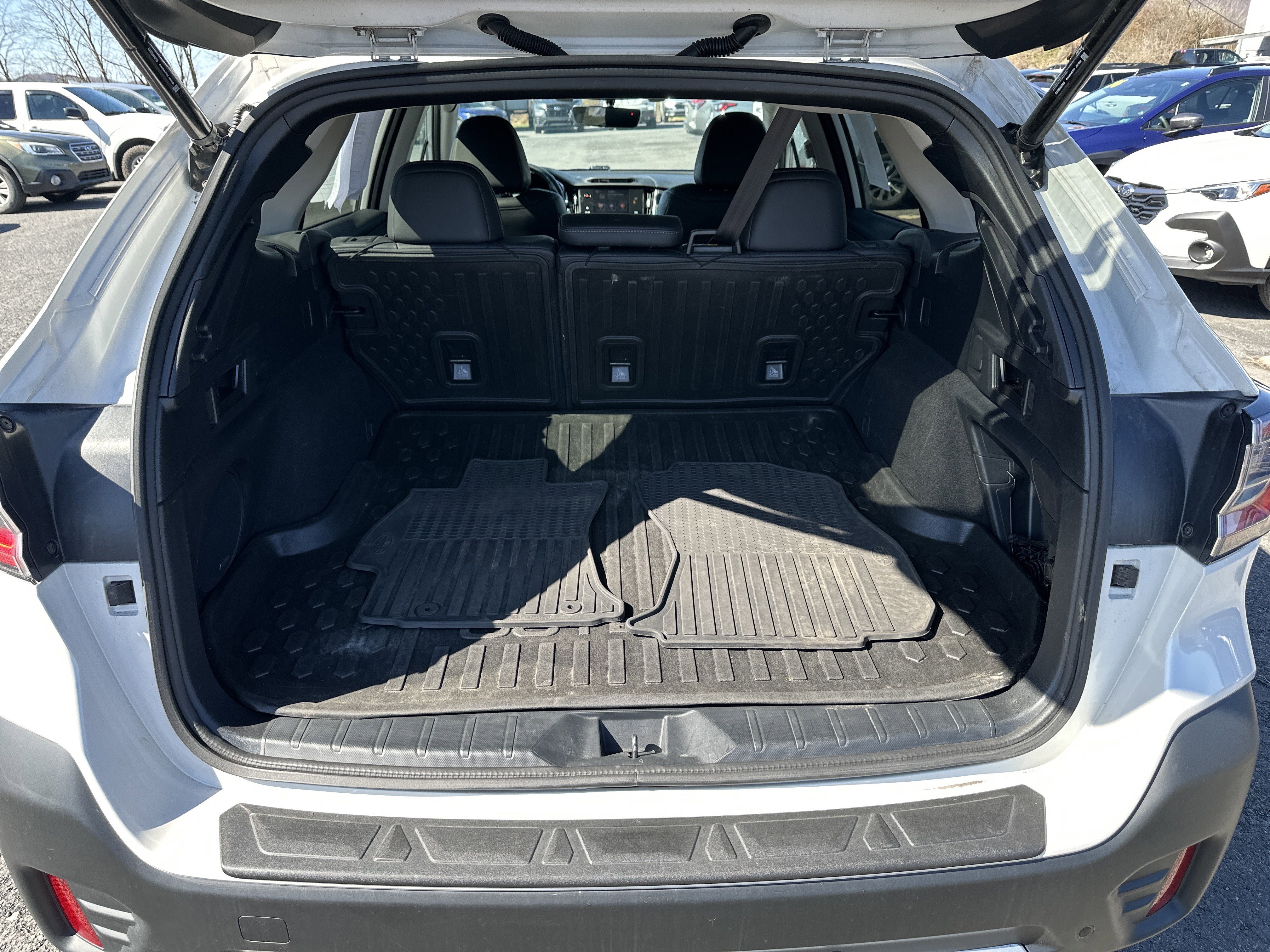 Used 2022 Subaru Outback Limited w/ Popular Package #2 AWD/4WD image 5