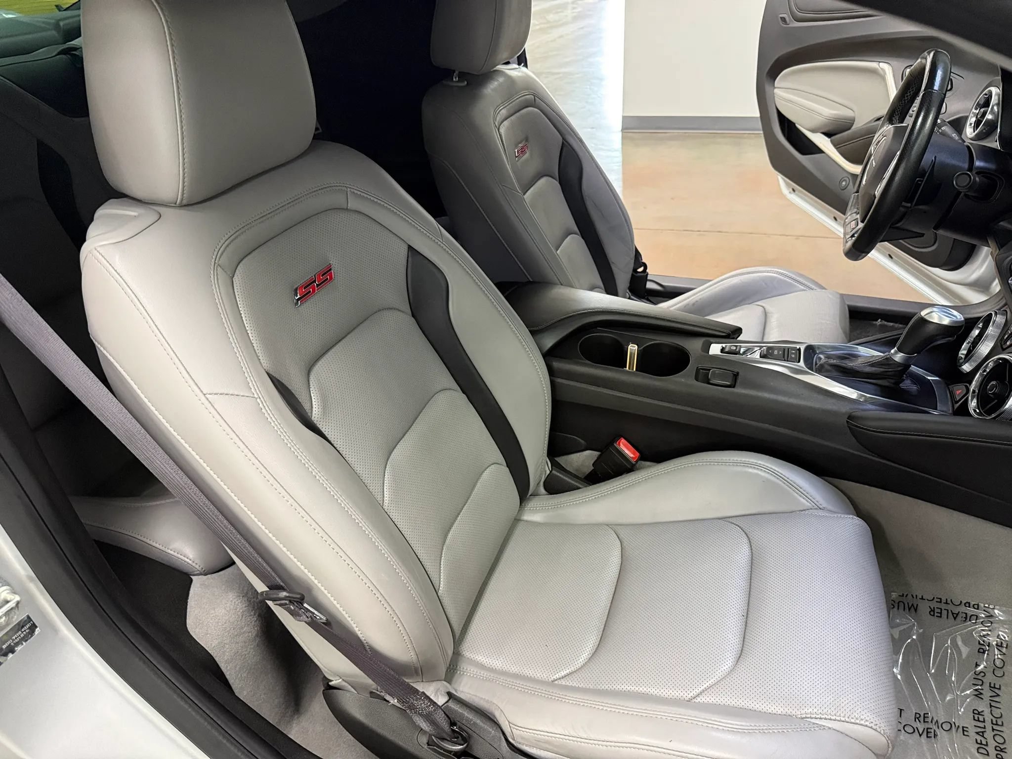 Used 2016 Chevrolet Camaro SS RWD image 13
