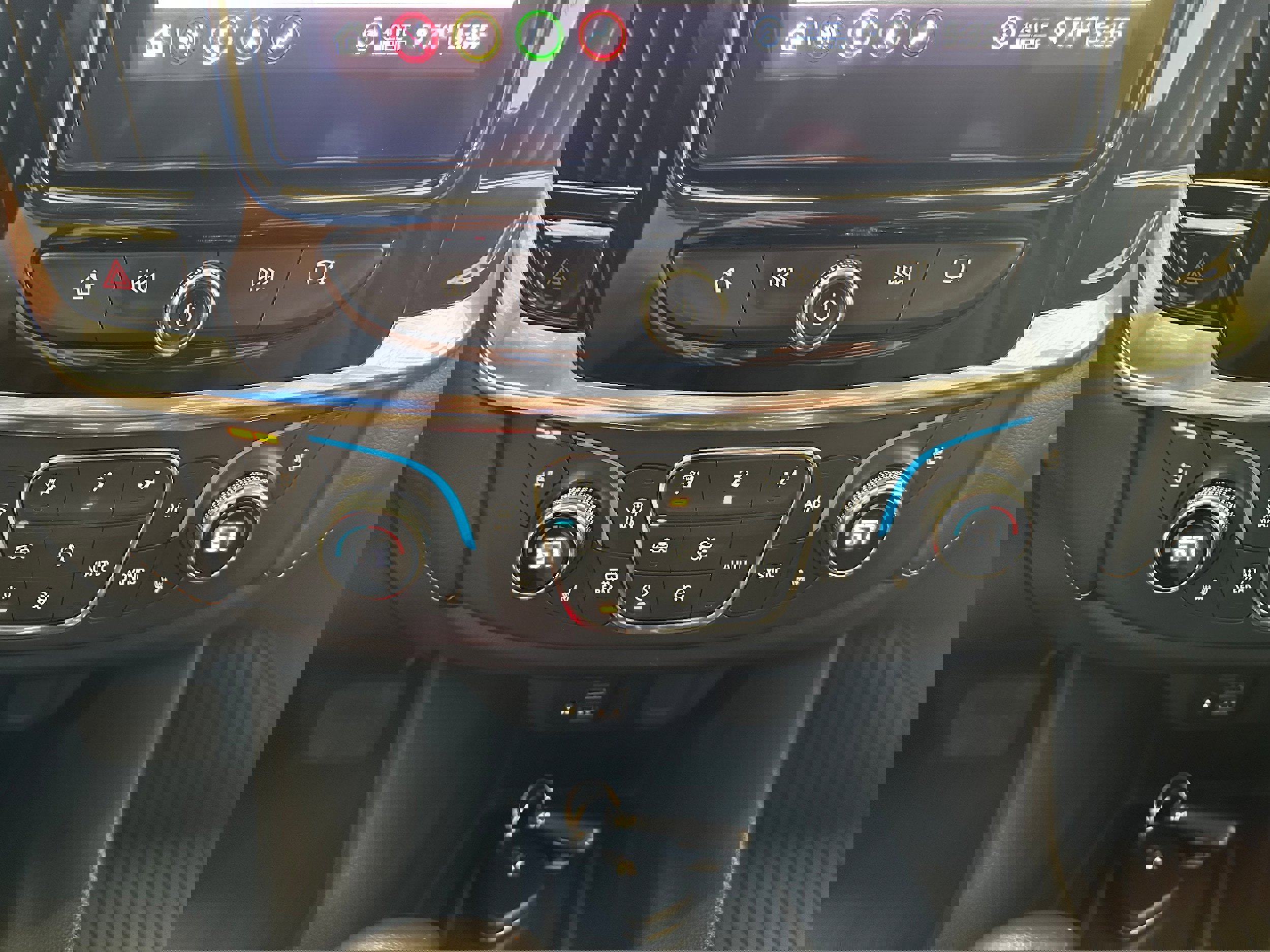 Used 2021 Chevrolet Traverse Premier image 19