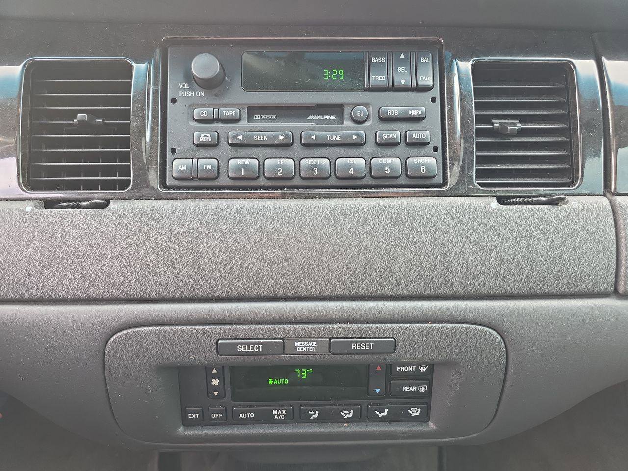 Used 1999 Lincoln Town Car Signature image 8