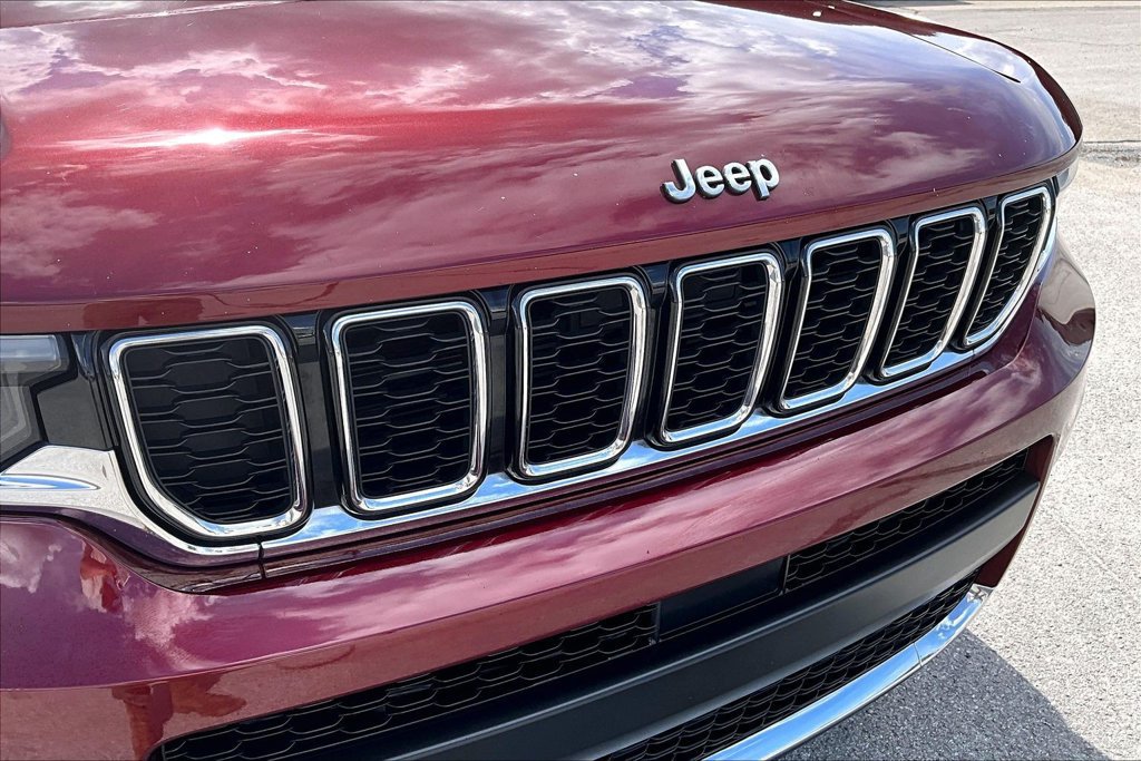 Used 2021 Jeep Grand Cherokee L Limited RWD image 32