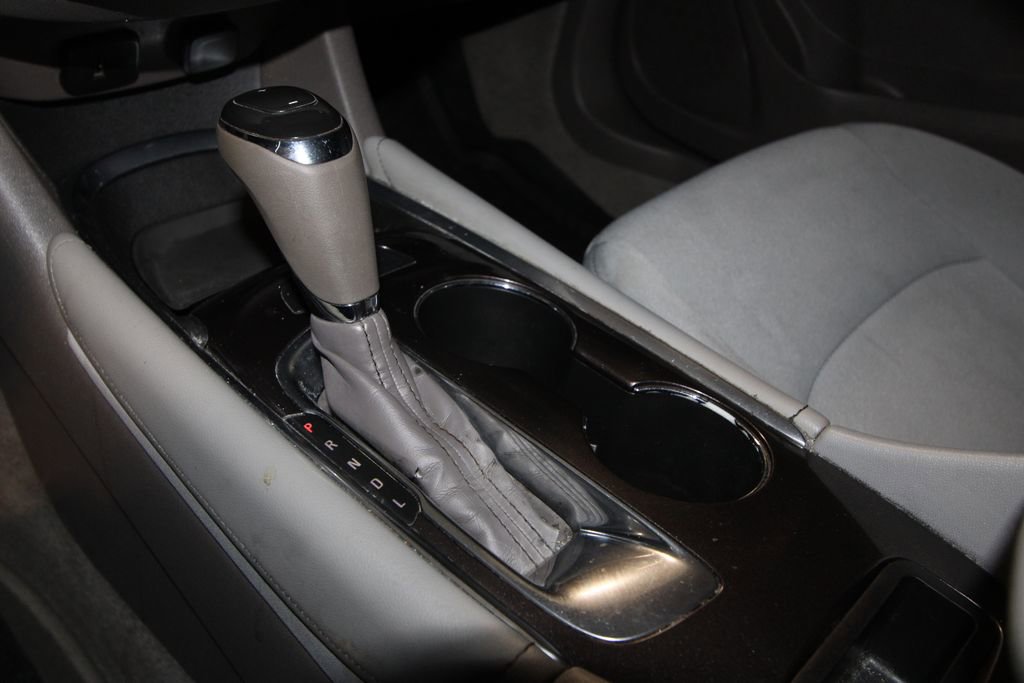 Used 2018 Chevrolet Malibu LT FWD image 14