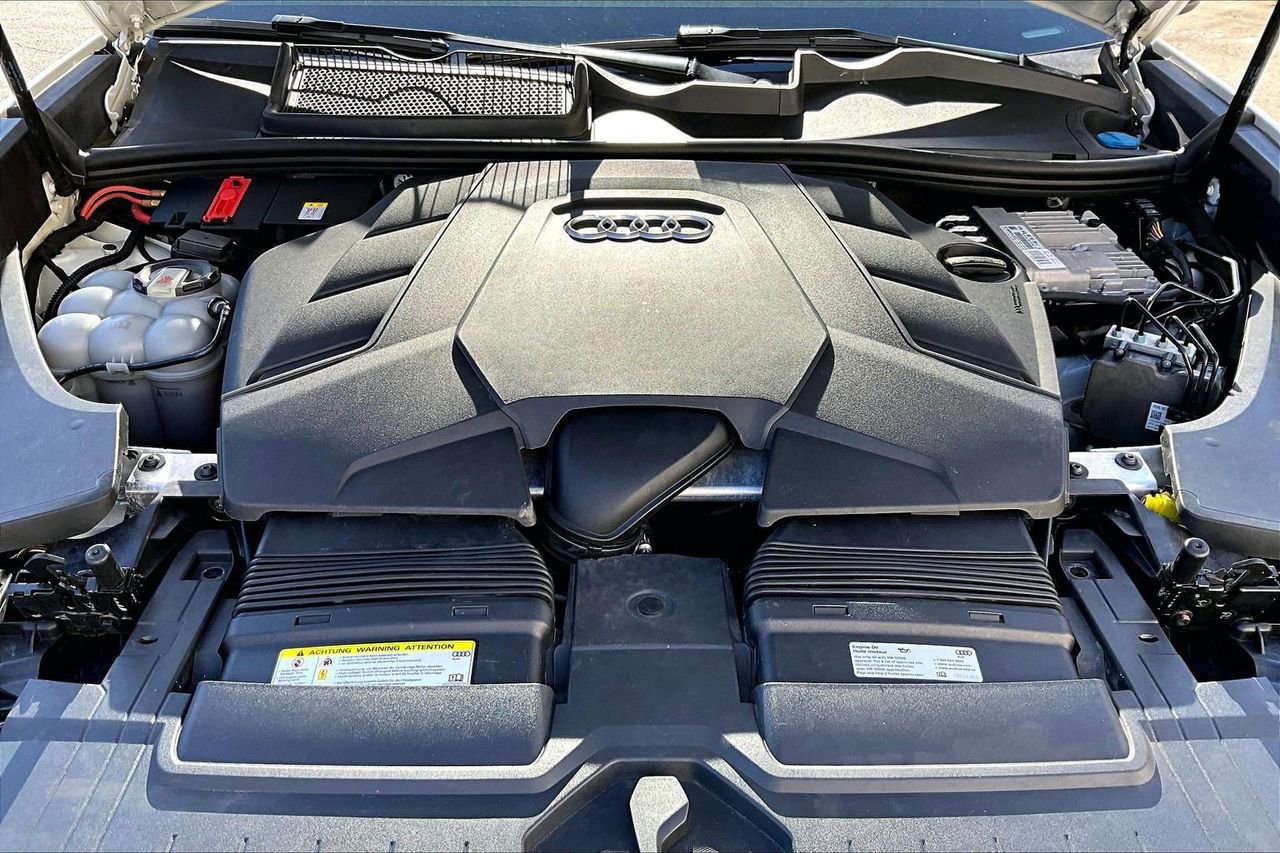 Used 2020 Audi Q8 Premium Plus w/ Premium Plus Package image 37