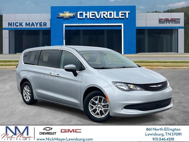 Used 2023 Chrysler Voyager LX image 1