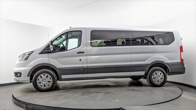 Used 2023 Ford Transit 350 XLT image 3