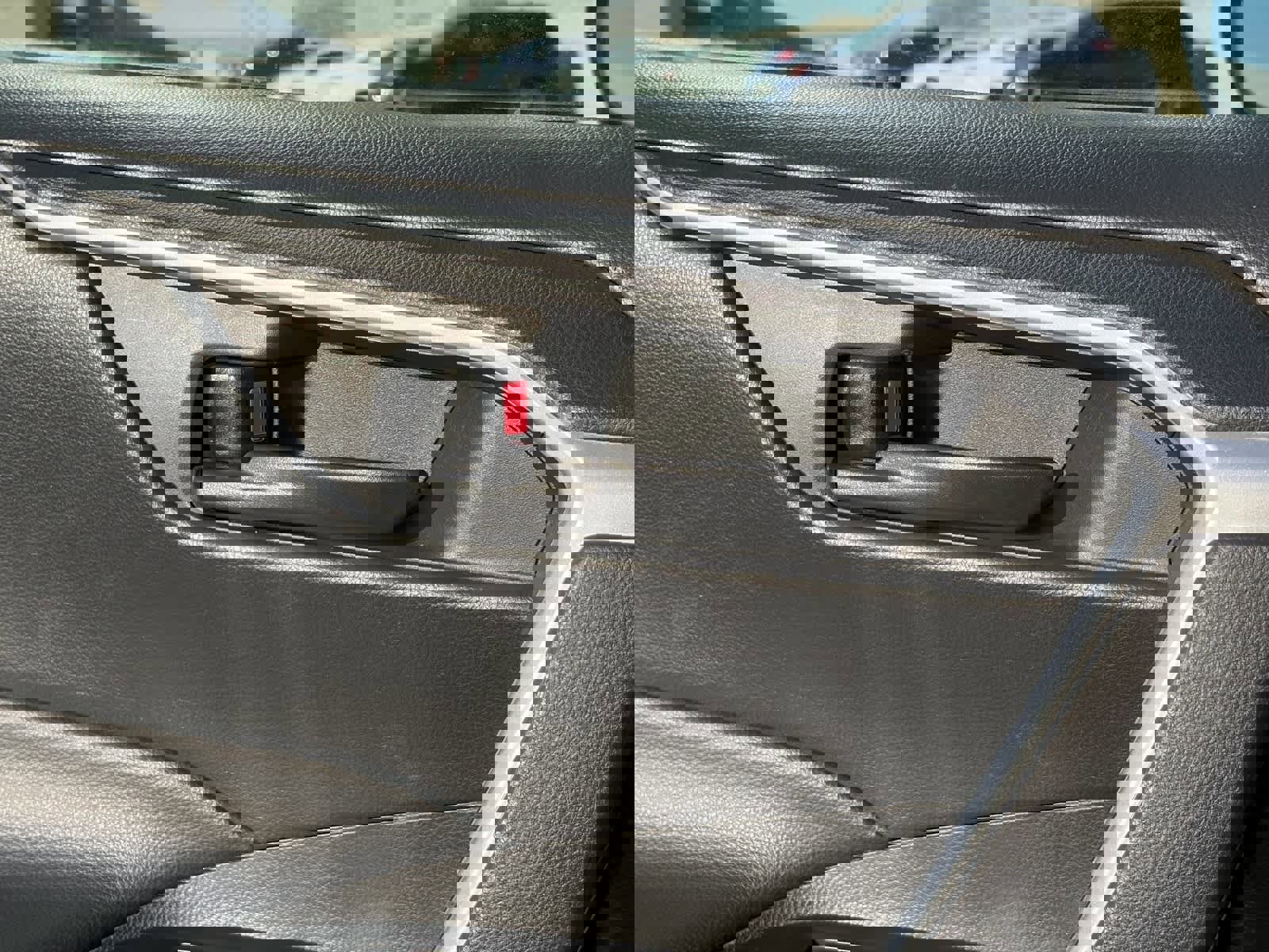 Used 2024 Toyota RAV4 LE image 14