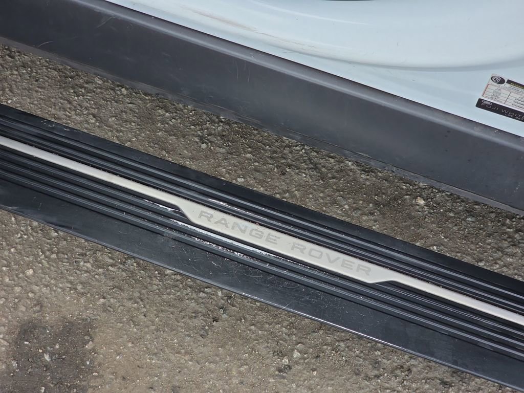 Used 2014 Land Rover Range Rover Autobiography image 38