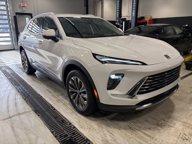 Used 2024 Buick Envision Preferred image 3