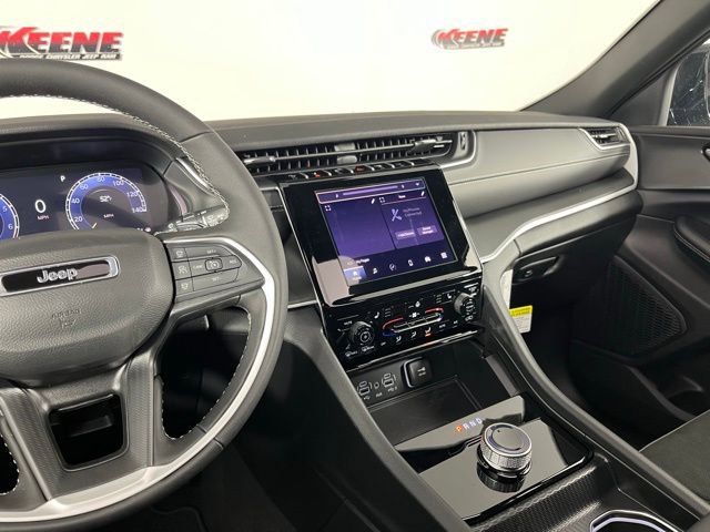 New 2025 Jeep Grand Cherokee Laredo image 18