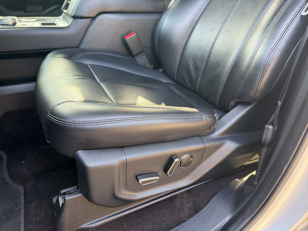Used 2019 Ford Expedition XLT w/ Equipment Group 202A RWD image 27