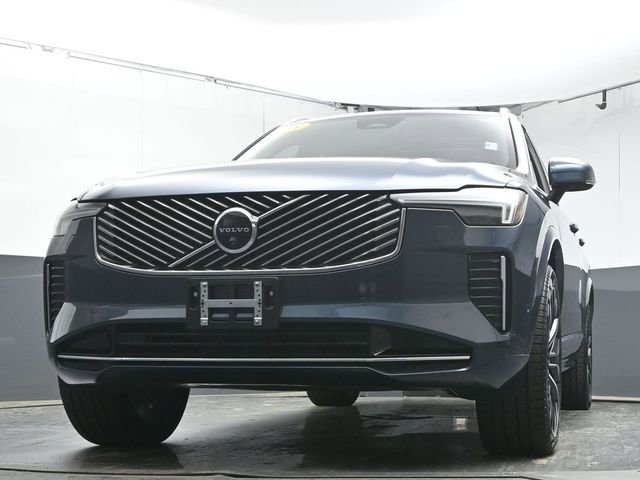 Used 2025 Volvo XC90 B5 Plus w/ Protection Package image 35