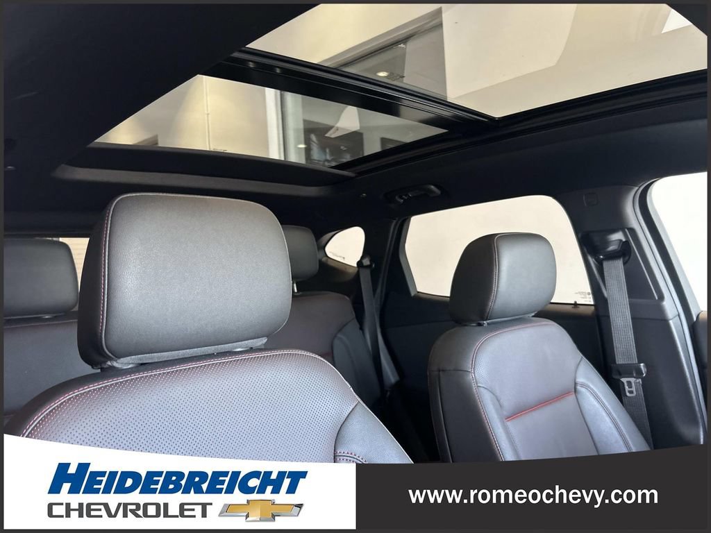 Used 2025 Chevrolet Blazer RS w/ Enhanced Convenience Package AWD/4WD image 35