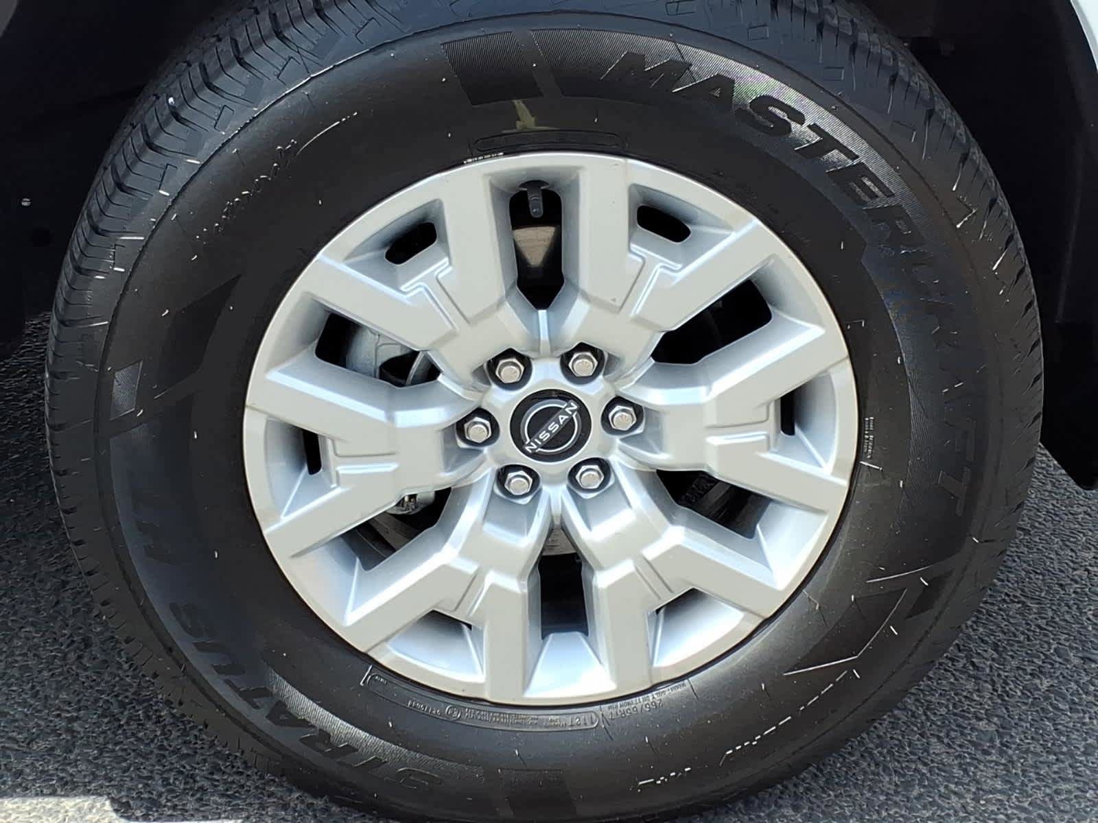 Used 2022 Nissan Frontier SV RWD image 9