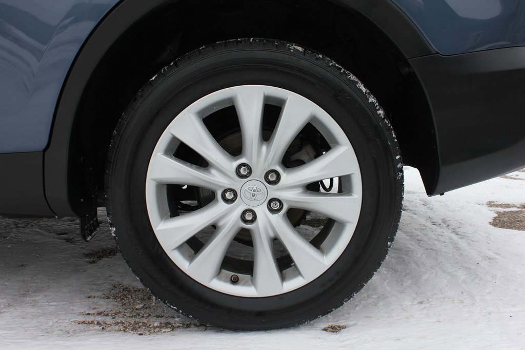Used 2013 Toyota RAV4 Limited AWD/4WD image 58