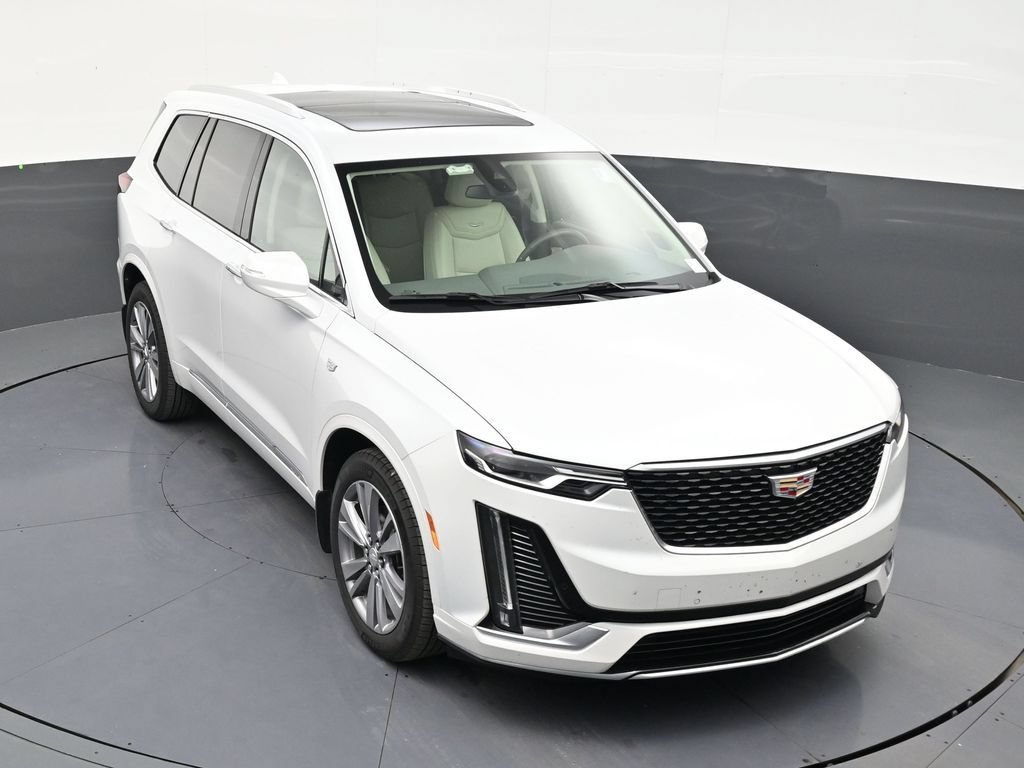 Used 2025 Cadillac XT6 Premium Luxury w/ LPO, Floor Liner Package FWD image 19