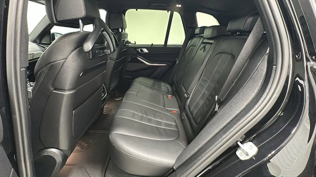 Used 2020 BMW X5 xDrive40i w/ M Sport Package image 11