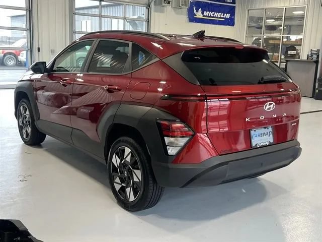 Used 2025 Hyundai Kona SEL AWD/4WD image 5