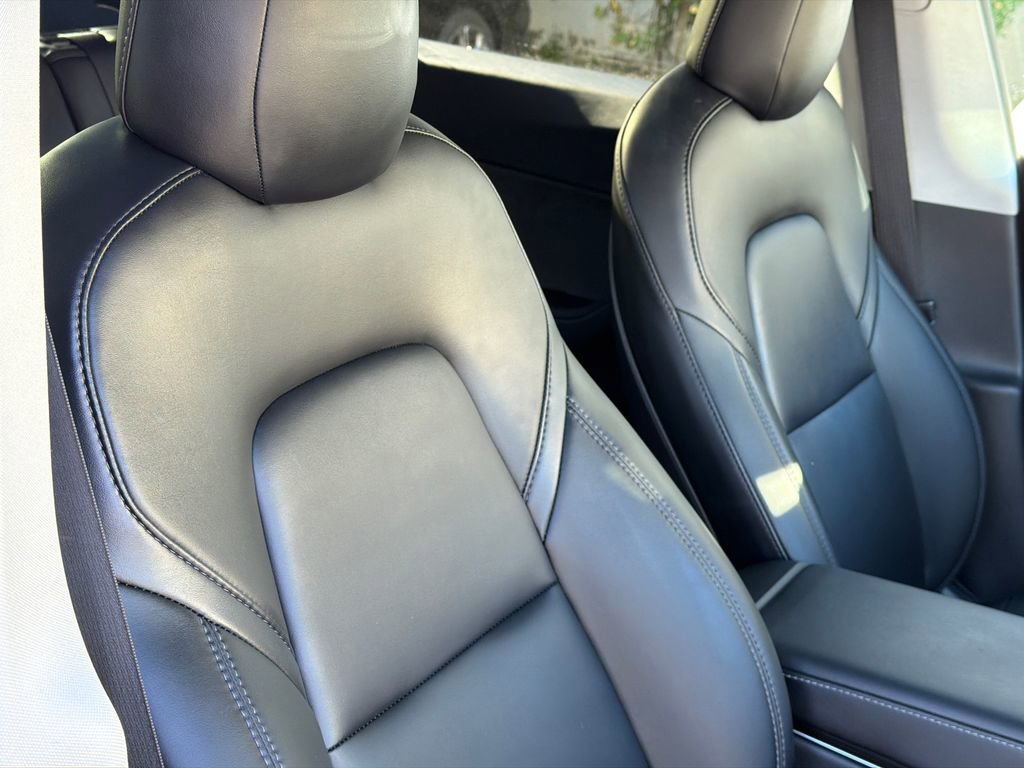 Used 2021 Tesla Model Y Long Range image 12
