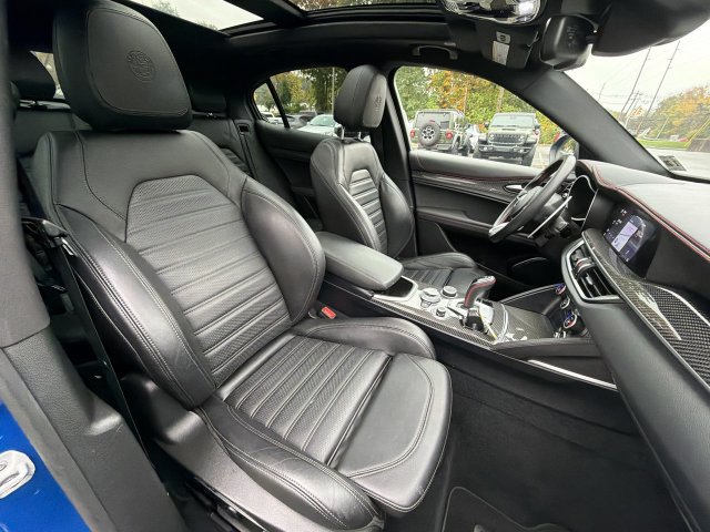 Used 2023 Alfa Romeo Stelvio Estrema AWD/4WD image 25