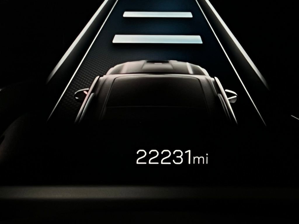 Used 2025 GMC Acadia Elevation image 15