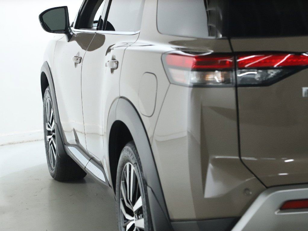 Certified 2024 Nissan Pathfinder Platinum w/ Cargo Package image 46