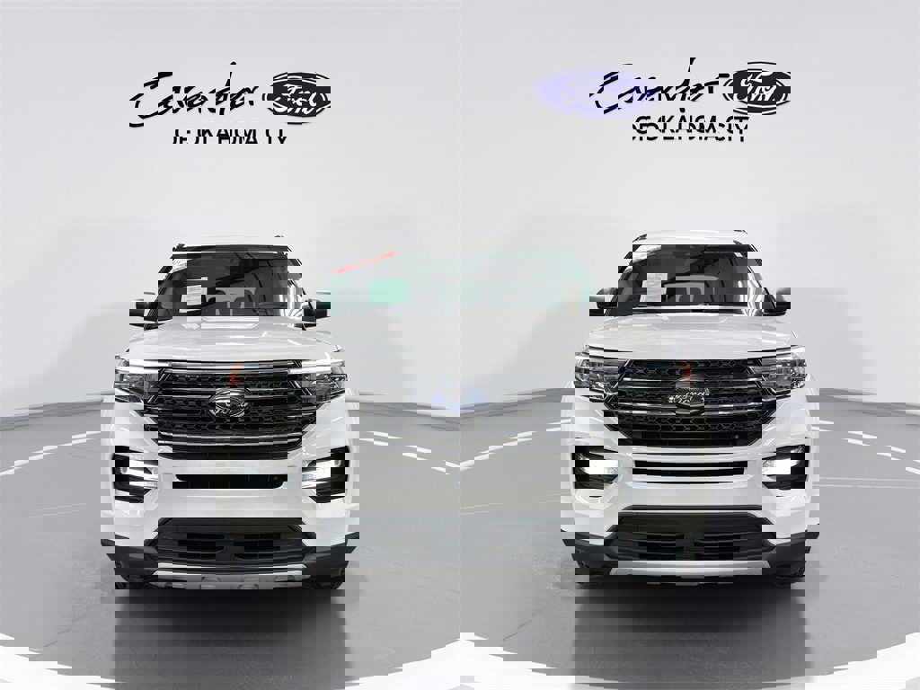 Used 2022 Ford Explorer XLT w/ Equipment Group 202A image 3