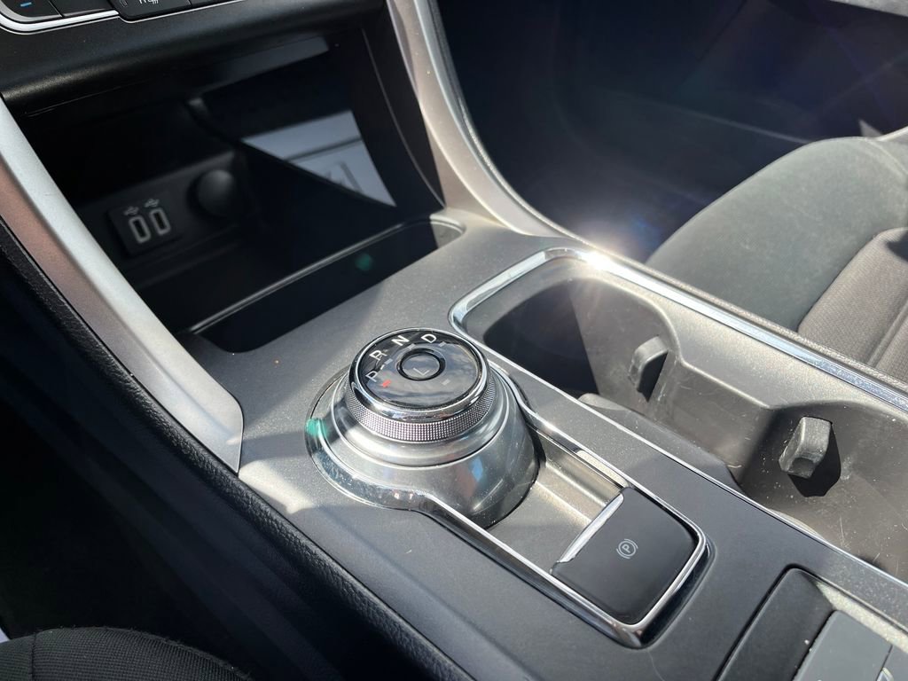 Used 2020 Ford Fusion SE FWD image 24