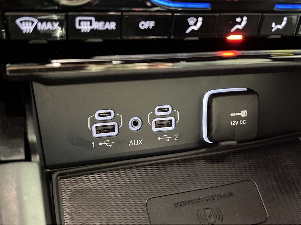 Used 2025 Jeep Grand Cherokee Altitude AWD/4WD image 31