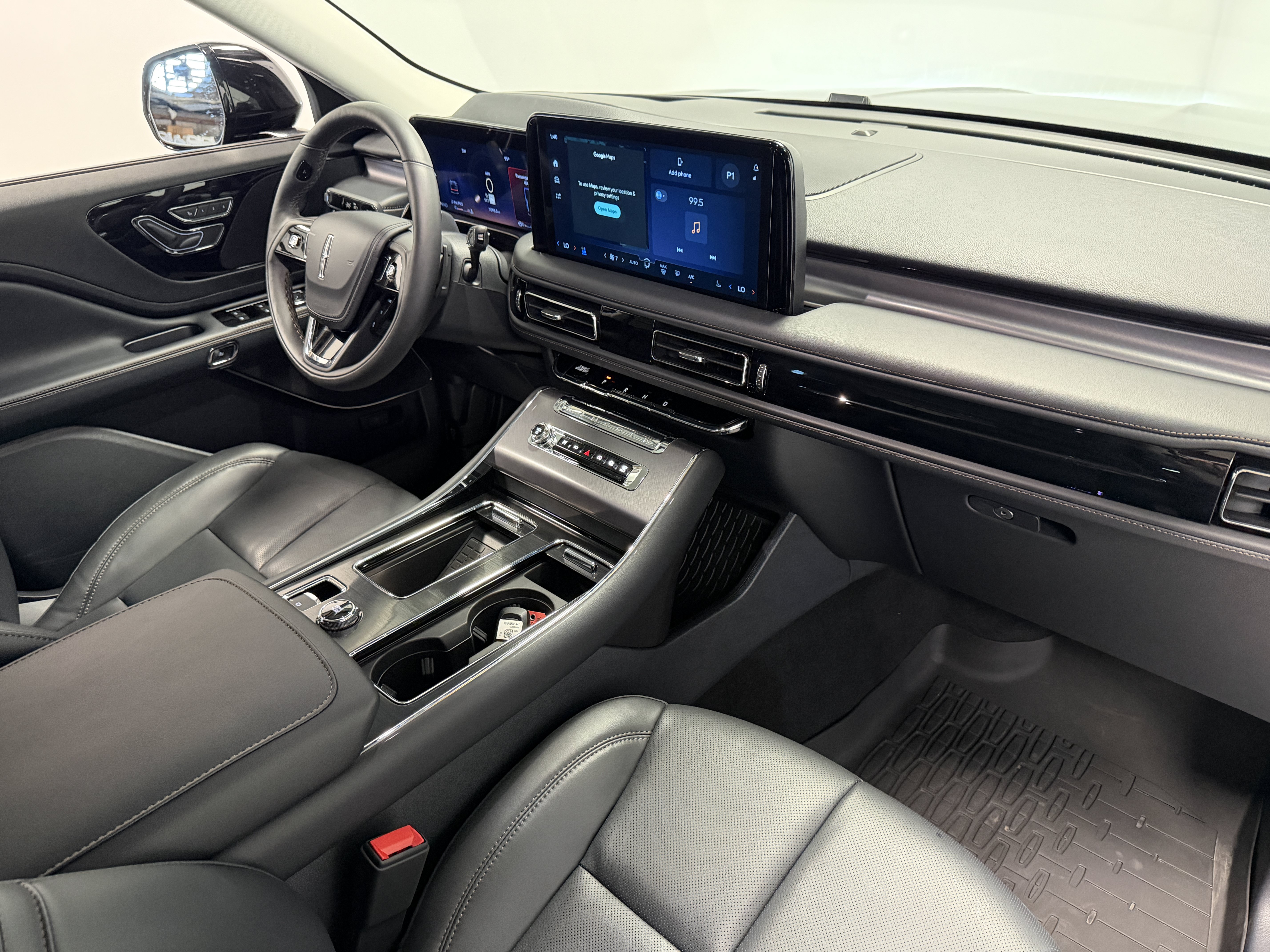 Used 2025 Lincoln Aviator AWD w/ Jet Appearance Package image 21