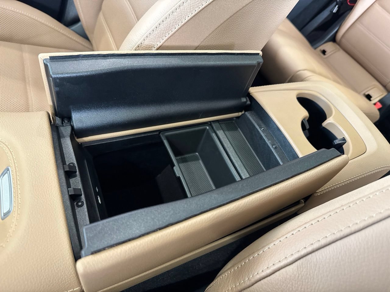 Used 2025 Mercedes-Benz GLS 450 4MATIC image 35