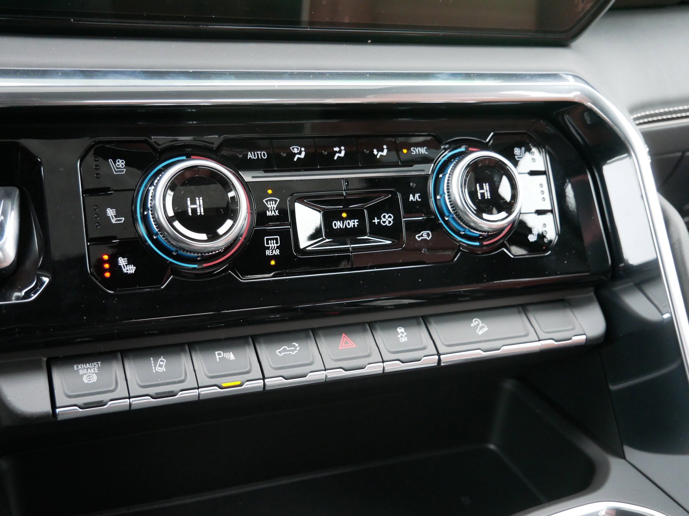 New 2026 GMC Sierra 2500 Denali Ultimate w/ Max Trailering Package image 19