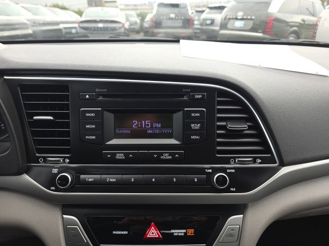 Used 2017 Hyundai Elantra SE image 17