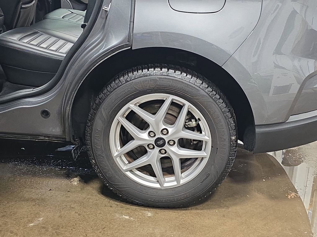 Used 2024 Ford Edge SEL image 30