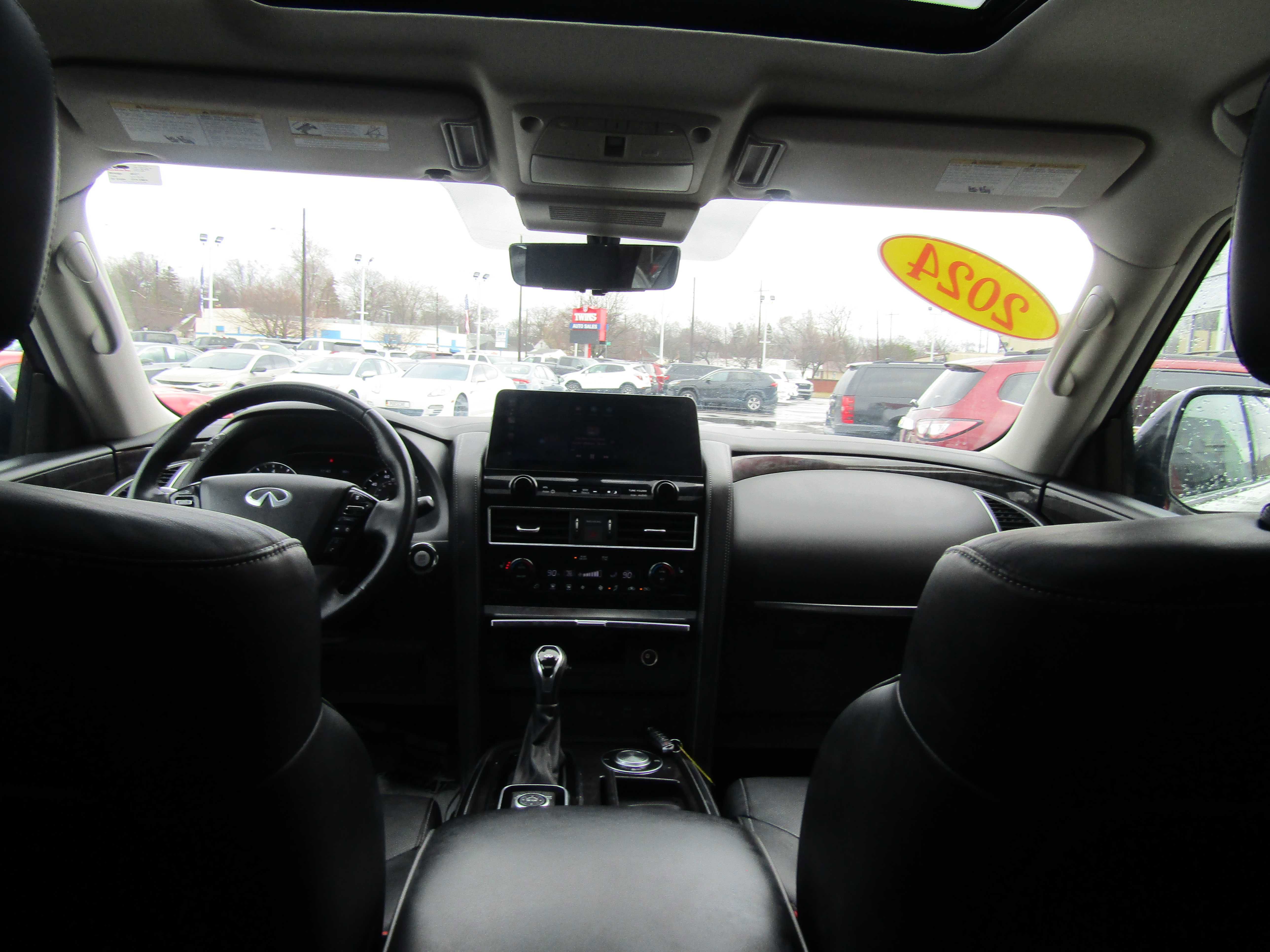 Used 2024 INFINITI QX80 Luxe image 32