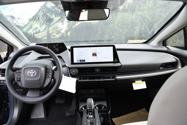 New 2026 Toyota Prius XLE image 9