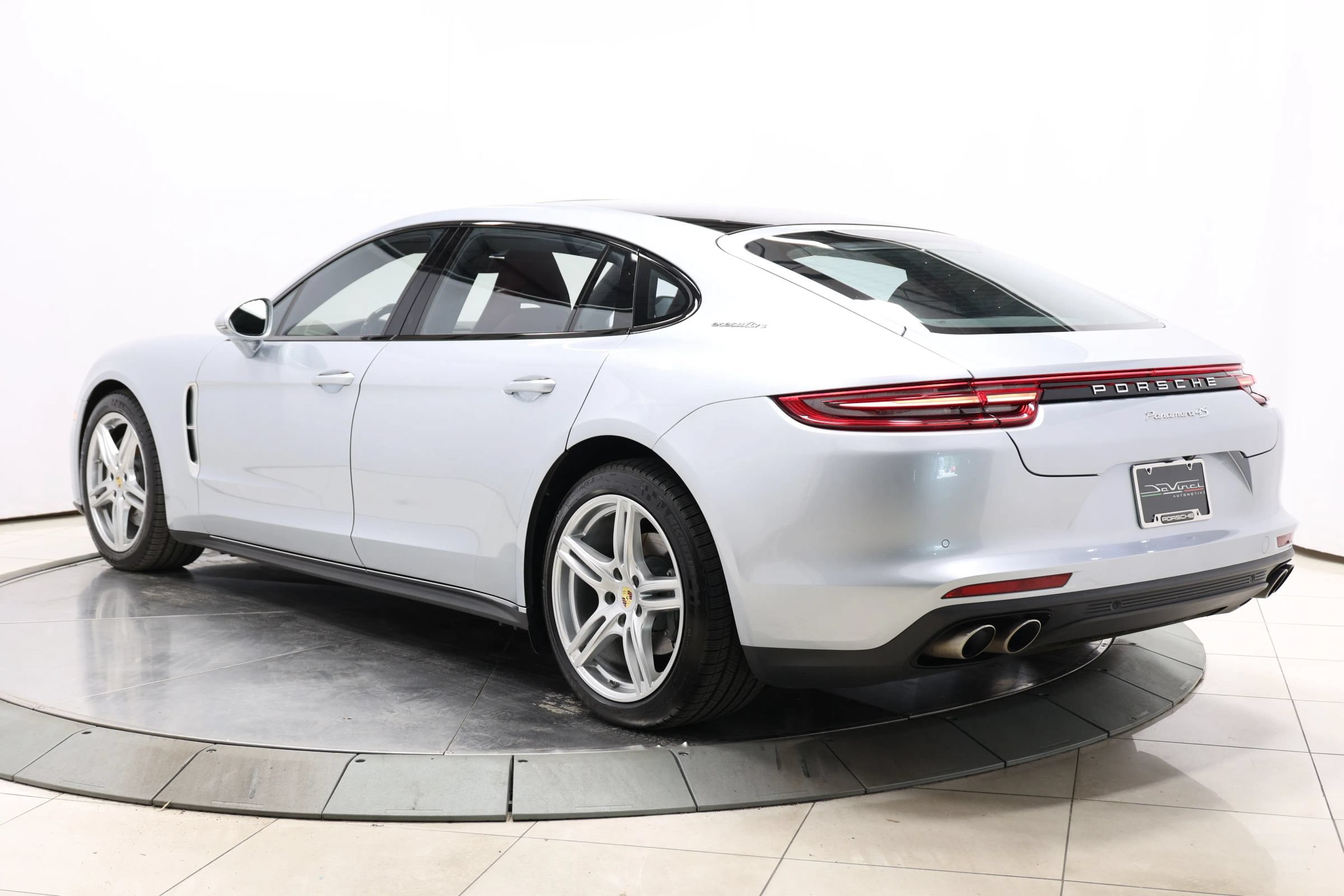 Used 2018 Porsche Panamera 4S Executive w/ Carbon Fiber Interior Package AWD/4WD image 64