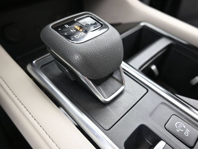 Used 2025 Nissan Pathfinder SL FWD image 12