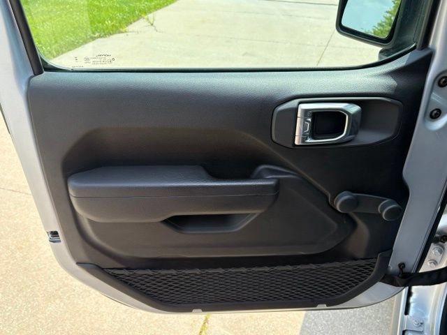 Used 2023 Jeep Wrangler Sport AWD/4WD image 9