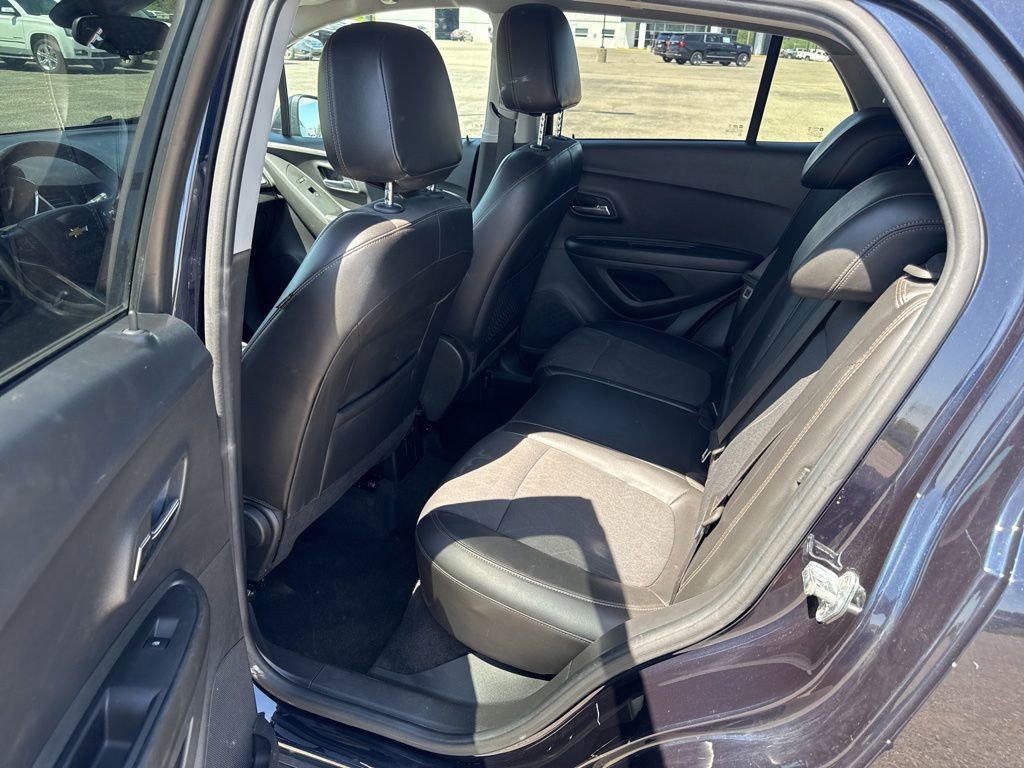 Used 2021 Chevrolet Trax LT w/ Driver Confidence Package FWD image 29