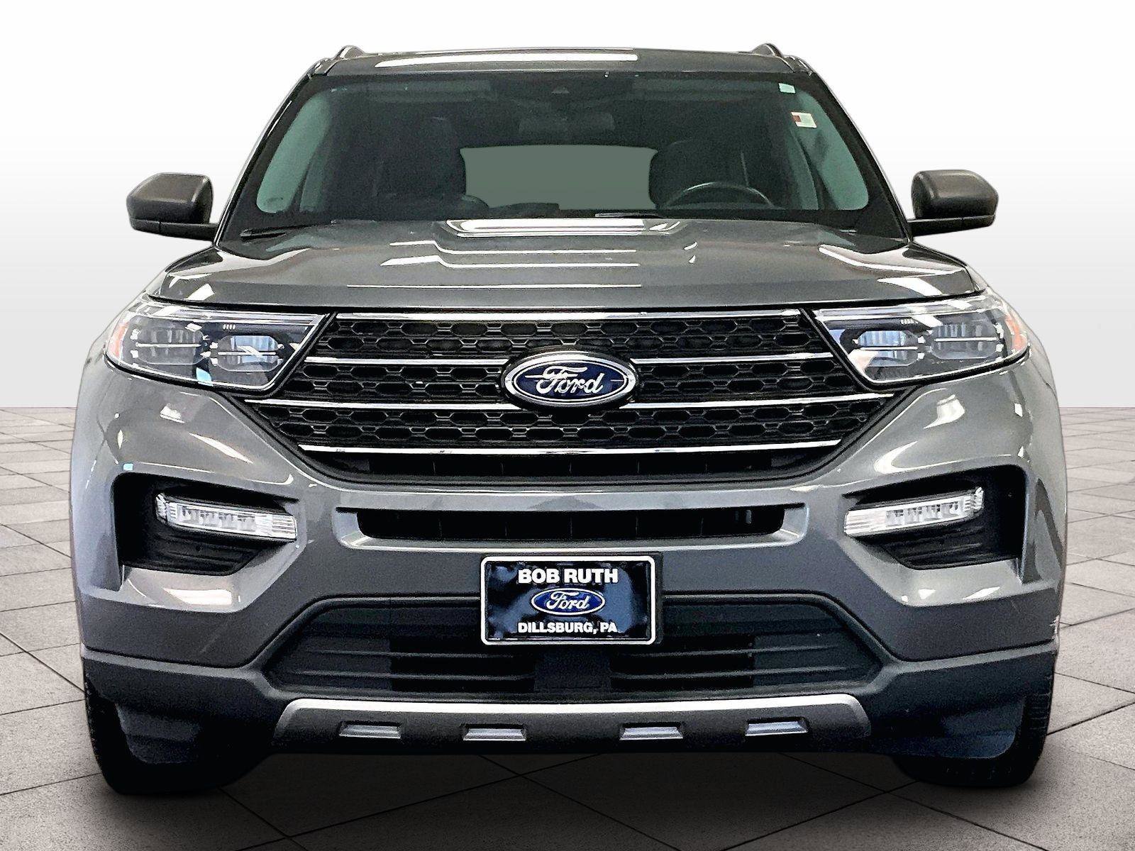 Used 2023 Ford Explorer XLT w/ Equipment Group 202A image 3