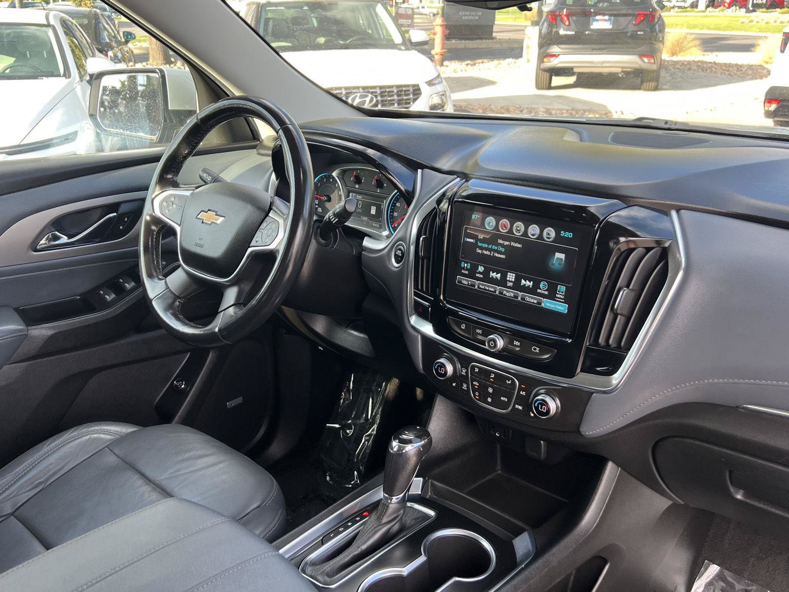 Used 2018 Chevrolet Traverse LT AWD/4WD image 3
