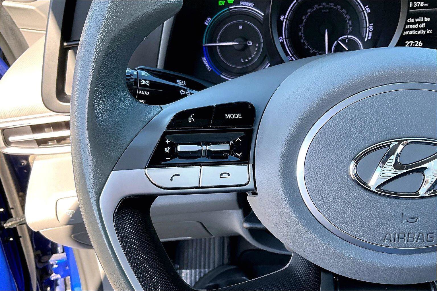 Used 2023 Hyundai Elantra Blue image 17