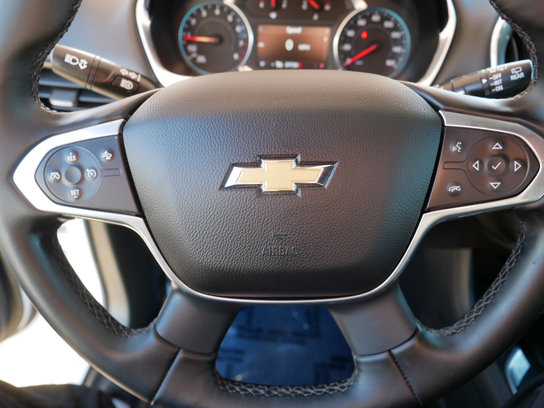 Used 2023 Chevrolet Traverse LT image 25